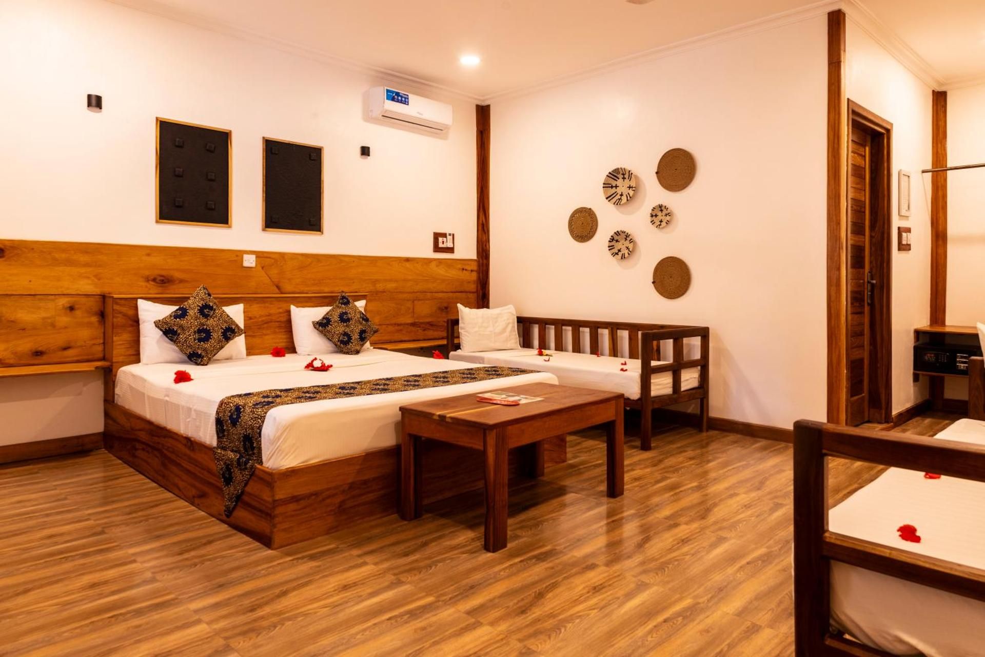 Comfort Quadruple Room, photo 3 of 14