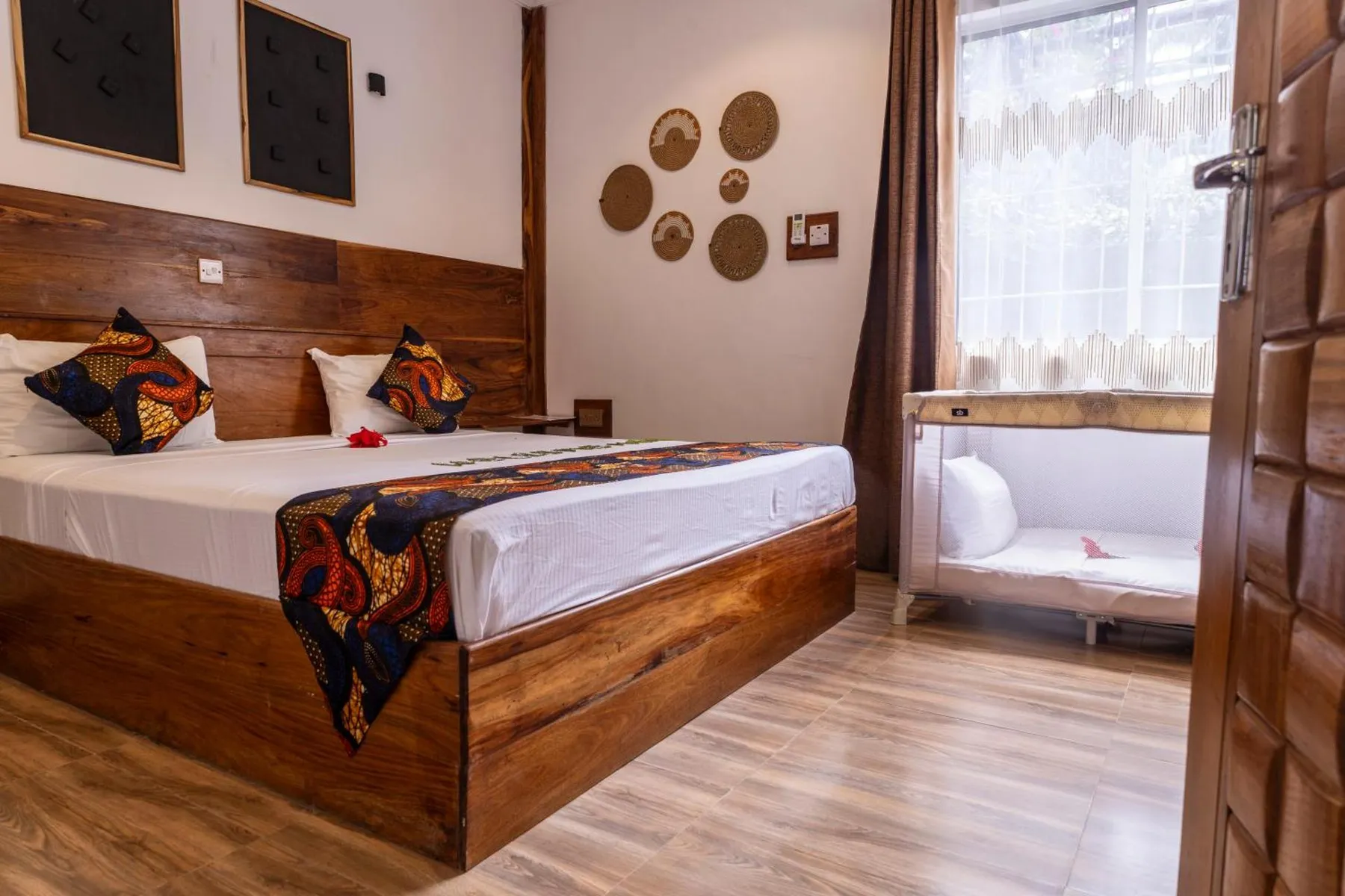 Economy Quadruple Room with Shared Bathroom, photo 2 of 13